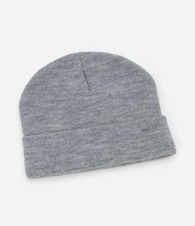 Gorro de Punto con Borde Plegado y Etiqueta Aplicada