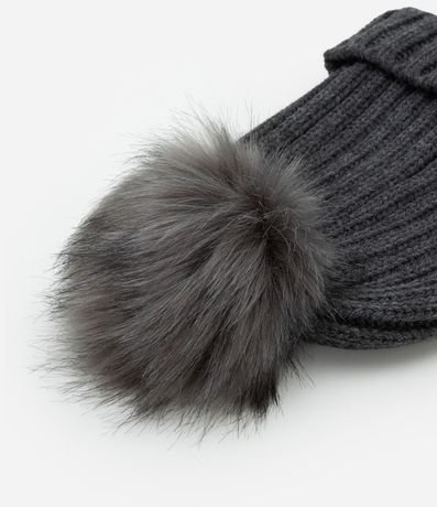 Gorro Básico en Punto con Pompón 2