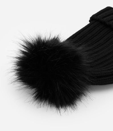 Gorro Básico en Punto con Pompón 2