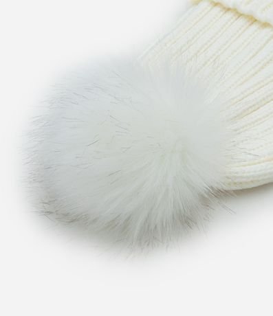 Gorro Básico en Punto con Pompón 2