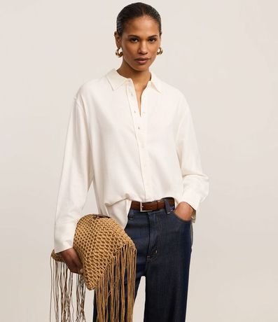 Camisa Básica en Viscolino con Abotonado