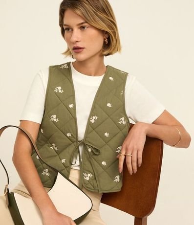 Chaleco Capitoneada en Algodón con Bordado Floral y Lazo 5