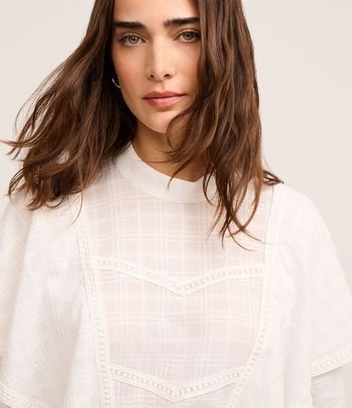 Blusa Bata Maquinetada en Algodón con Volados 3