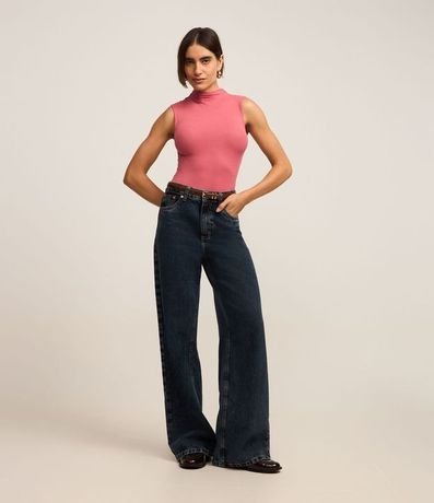 Blusa en Viscosa con Cuello Alto y Textura Acanalada 2