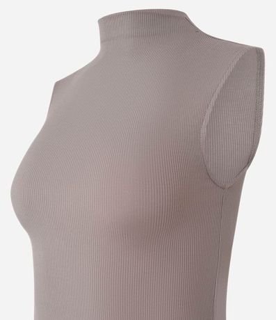 Blusa en Viscosa con Cuello Alto y Textura Acanalada 7