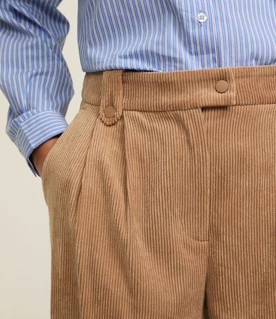 Pantalón Recto Cintura Alta en Terciopelo Cotelê con Pliegues 4