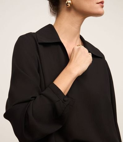 Blusa en Crepé con Cuello Polo y Cremallera 3