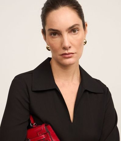 Blusa en Crepé con Cuello Polo y Cremallera 4