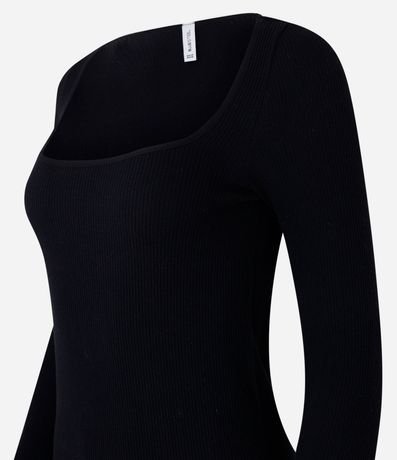 Blusa Acanalada en Seamless con Escote Cuadrado y Fenda en el Puño 2