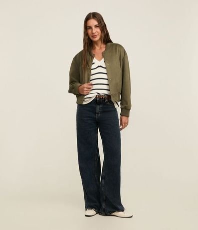 Campera Bomber en Gamuza con Bajo Ayustadas y Recortes 2