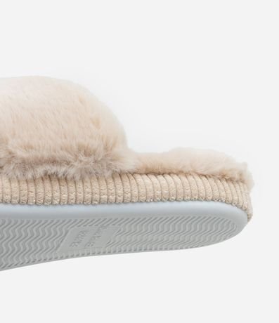 Pantufla Abierta Texturizada de Peluche 4