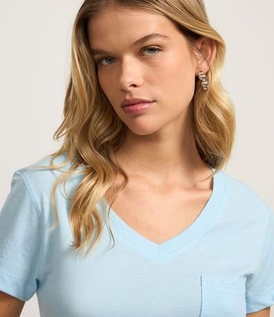 Blusa Básica en Algodón con Pequeño Bolsillo Delantero 3