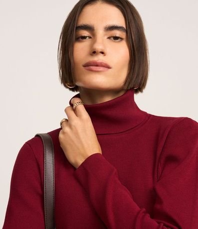 Suéter en Punto con Cuello Alto Estructurado 3