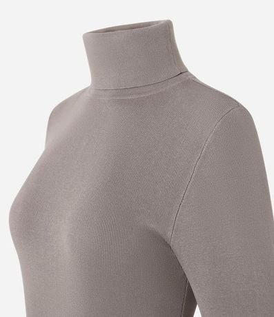 Suéter en Punto con Cuello Alto Estructurado 6