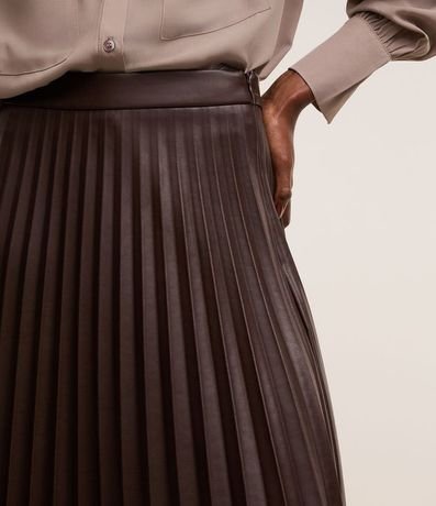 Pollera Midi en PU con Cintura Sastrería y Textura Plisada 5