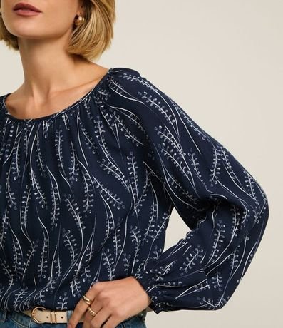 Blusa en Viscosa con Escote Canoa y Estampa Ramos 3