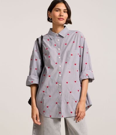 Camisa en Tricolina con Bolsillo y Corazones Bordados