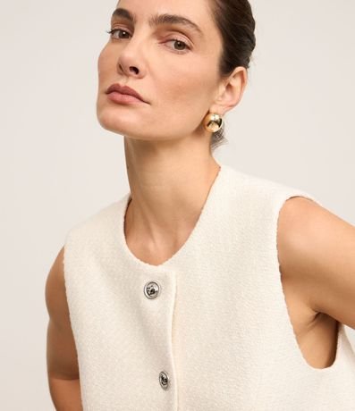 Chaleco Texturizado en Tweed con Cuello Redondo y Pences 5