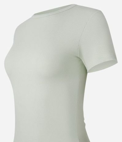 Blusa en Viscosa Texturizada y con Bajo Ondulado 2