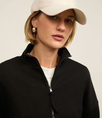 Blusa Comfort en Viscosa con Cuello Alto y Cremallera 3