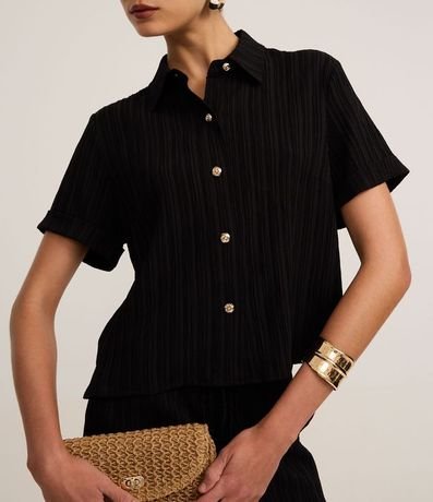 Camisa Texturizada en Viscosa con Botones Diferenciados 4
