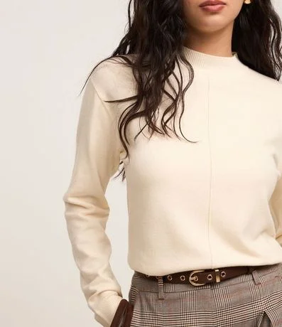 Suéter en Punto con Cuello Alto y Costura Delantera 3