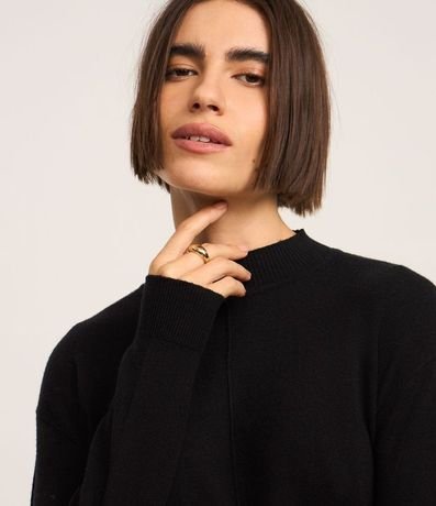 Suéter en Punto con Cuello Alto y Costura Delantera 4