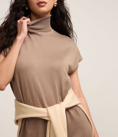 Vestido Midi en Punto con Cuello Alto y Manga Corta sin Sisa 3