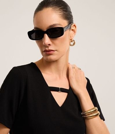 Blusa en Crepé con Hebilla en el Cuello V 4