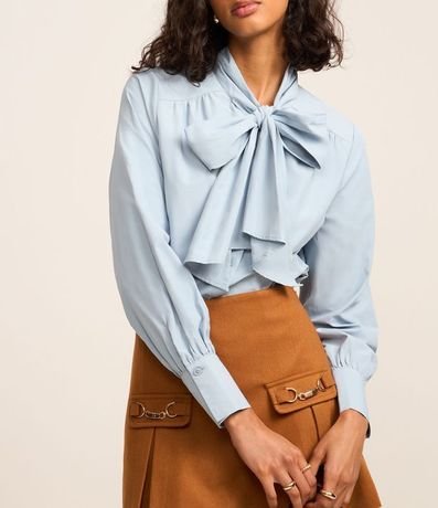 Camisa en Tricolina con Cuello Lazo y Puño Largo 3