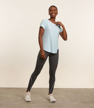 Remera Deportiva Alargada con Estampa de Ondas 3