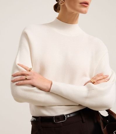 Blusa en Punto Canelado con Cuello Alto 3