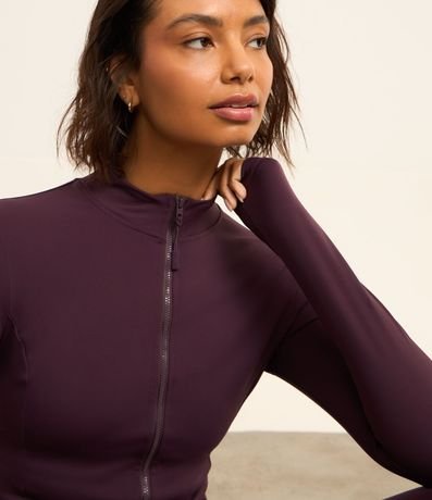 Campera Deportiva en Poliamida con Bolsillos y Cuello Alto 5