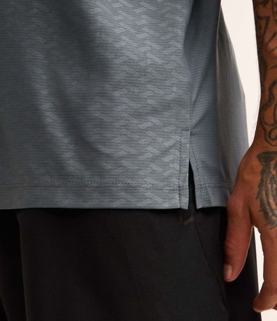 Remera Deportiva Tecnologia Dry con Estampa Heat Print Geométrica 4