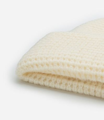 Gorro en Punto Texturizado con Dobra y Etiqueta 3