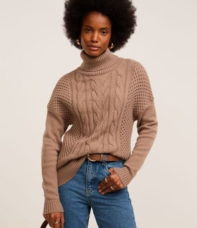 Suéter en Punto con Cuello alto y Ponto Diferenciado