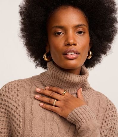 Suéter en Punto con Cuello alto y Ponto Diferenciado 3