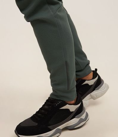 Pantalón Deportivo en Tela Texturizada con Cierre en los Bolsillos 3