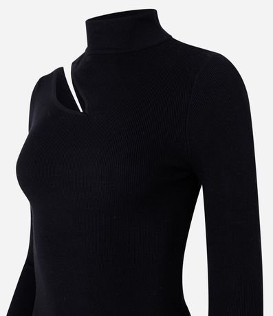 Blusa Ajustada en Punto Leve con Cuello Alto y Abertura en el Hombro 6