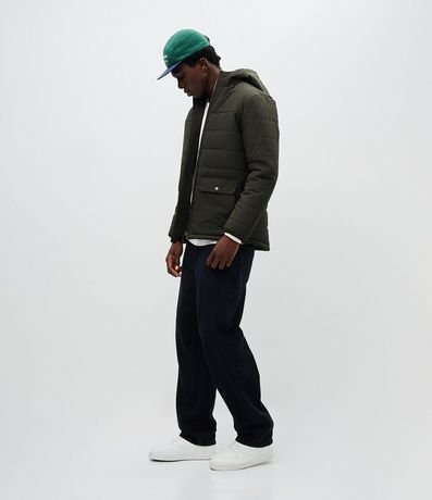 Campera Puffer con Capucha y Bolsillos Cargo 2