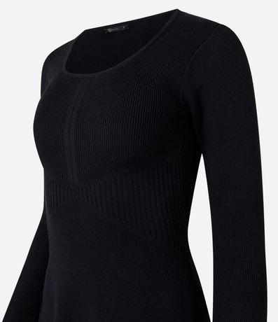 Vestido Corto de Punto Acanalado con Escote Cuadrado 7