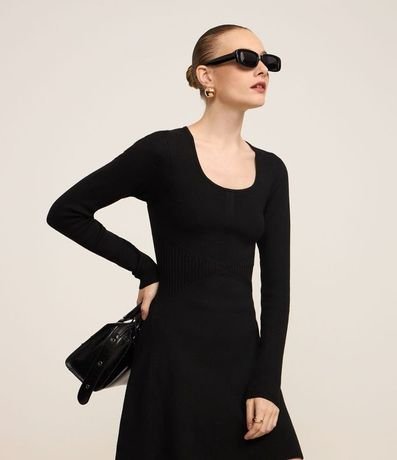 Vestido Corto de Punto Acanalado con Escote Cuadrado 2