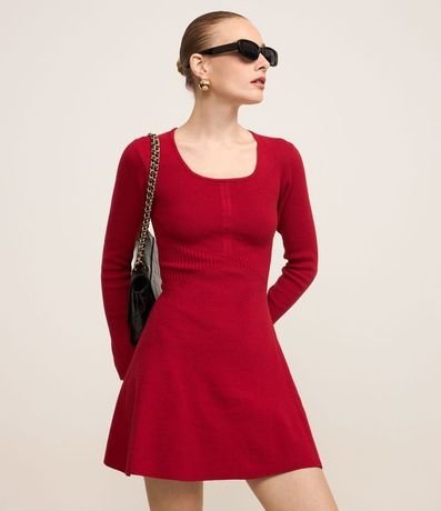 Vestido Corto de Punto Acanalado con Escote Cuadrado