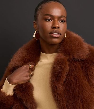 Blusa en Punto con Sisa Deslocada y Pliegues en la Bajo 6