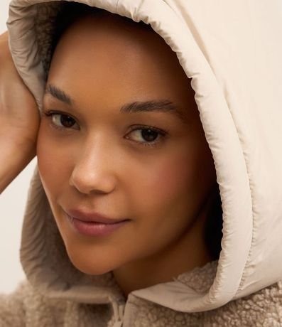 Campera Deportiva en Sherpa con Bolsillos 2