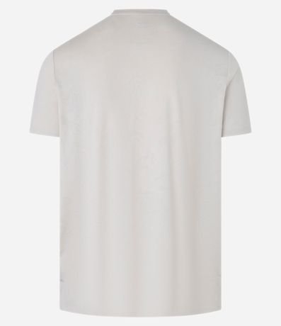 Remera Deportiva con Tecnologia Dry y Estampa Jacquard 3