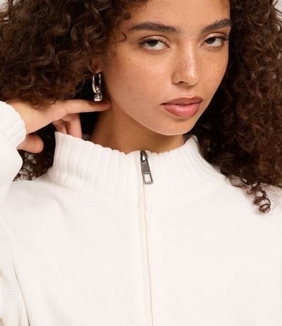 Saco en Punto con Cremallera y Cuello Alto 4