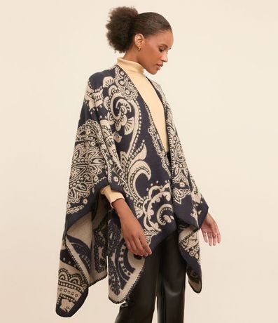 Poncho Mediano con Abertura Delantera y Estampa Arabescos