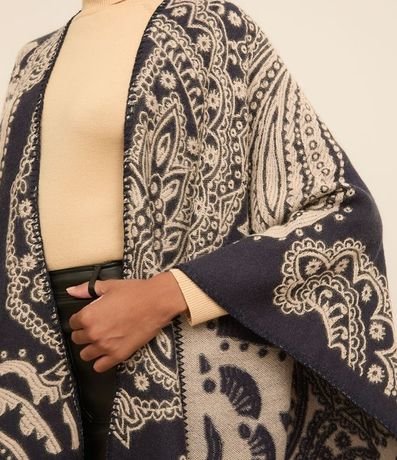 Poncho Mediano con Abertura Delantera y Estampa Arabescos 2