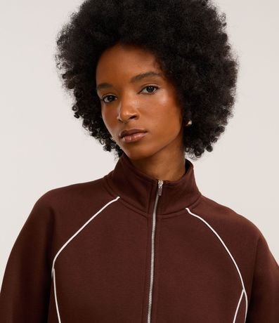 Saco Cuello Alto con Detalle Contrastante 4